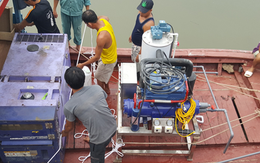 Việt Nam chế tạo thành công máy làm đá ướp cá từ nước biển