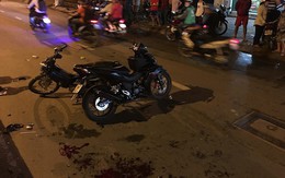 Hai xe máy đối đầu ở Sài Gòn, 2 thanh niên cùng 1 cô gái nhập viện