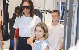 Cận cảnh vẻ xinh đẹp của Harper Beckham: Mắt nai to tròn trong veo, hàng mi dài cong vút "đốn tim" fan