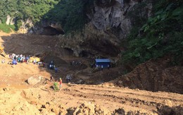 Hơn 100 người đang khẩn trương giải cứu hai phu vàng mắc kẹt trong hang