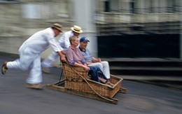 10 phương tiện giao thông 'dị' nhất hành tinh, cái số 8 chắc chắn bạn sẽ không dám đi