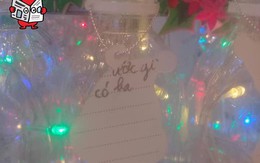 Những điều ước em nhỏ viết trên cây thông Noel khiến tất cả "lặng người"