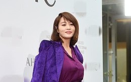 Đẳng cấp "chị đại" của Kim Hye Soo: Ăn diện kín cổng cao tường vẫn được khen sexy