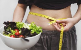 Sốt xình xịch vì cách ăn kiêng giảm cả chục cân 1 tháng: Chuyên gia nói gì?