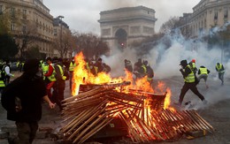 Biểu tình tan nát Paris và thảm cảnh của nước Pháp: Quá khứ chưa qua, tương lai chưa tới