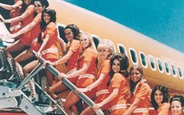 Cho nữ tiếp viên mặc đồ sexy trước Vietjet gần nửa thế kỷ, nhưng hãng bay này ghi điểm bằng tình yêu, sự hài hước đầy tinh tế và dịch vụ khách hàng tuyệt vời
