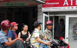 Phát khóc vì ATM ‘đứng hình’ ngày Tết