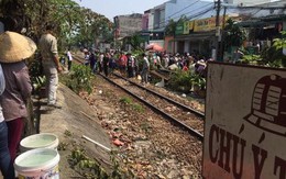 Va chạm với tàu hỏa, nữ nhân viên tiếp thị bánh tử vong