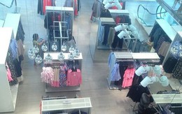 Hàng thời trang ở trung tâm thương mại Sài Gòn vắng hoe