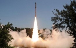 Sức mạnh khủng khiếp của tên lửa tầm bắn 2.000 km Agni-2 Ấn Độ