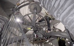 Tỷ phú Jeff Bezos xây cả một chiếc đồng hồ chạy 10.000 năm với giá 42 triệu USD bên trong một ngọn núi