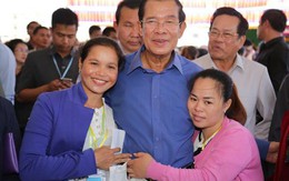 Thủ tướng Campuchia Hun Sen dọa vào tận nhà đánh người biểu tình nếu bị đốt ảnh