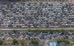 24h qua ảnh: Hàng chục nghìn ô tô xếp hàng chờ phà ở Trung Quốc