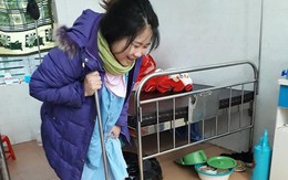Vừa buồn cười vừa thương cảnh mẹ 9x chống gậy lò dò tập đi sau khi sinh mổ