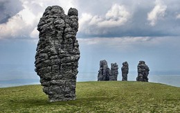 Những cột đá kỳ quan thế giới thiên nhiên ban tặng giữa cao nguyên