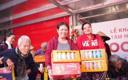 Những cánh én Coca-Cola "trao gửi" lời chúc Tết vẹn yêu thương