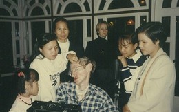 Bật mí về cô con gái nuôi người Việt của thiên tài vật lý Stephen Hawking