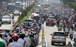 Những chiếc ô tô trong hình hài... xe máy trên đường phố Việt Nam