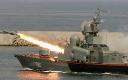 "Tia chớp" Molniya:  Tàu tên lửa tấn công nhanh thêm cánh cùng Pantsir-M