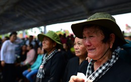CHÙM ẢNH: Hoa và nước mắt trong ngày tiễn đưa cố Thủ tướng Phan Văn Khải về với đất mẹ