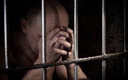 Vừa tại ngoại sau 38 năm ngồi tù, cựu tù nhân lại tìm cách để tiếp tục bị bắt giam