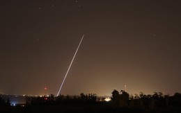 Hệ thống Vòm Sắt "cướp cò" ồ ạt phóng tên lửa đánh chặn khiến Israel... bẽ mặt!