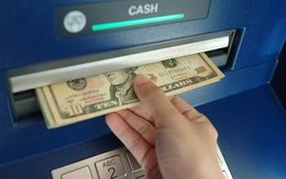 Ra ATM rút tiền, thanh niên tá hoả phát hiện có thêm hơn 700 tỷ đồng