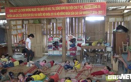 Trường mầm non bị tốc mái, 37 học sinh phải lót chiếu ngủ trong hội trường thôn