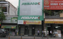Lộ diện hình ảnh 2 nghi can dùng vũ khí cướp ngân hàng ở Sài Gòn