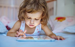 Nếu bạn muốn cho con sử dụng smartphone thì nhất định phải biết điều đáng sợ mà các nhà khoa học đang cảnh báo này