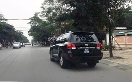 Nghệ An đấu giá 2 xe sang Toyota Land Cruiser