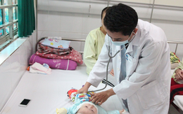 Trẻ mắc tay chân miệng ở Hà Nội gia tăng: BS Viện nhi Trung ương hướng dẫn cách phòng bệnh