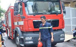 Giải cứu cụ già 70 tuổi bị kẹt trong đám cháy lớn ở Sài Gòn