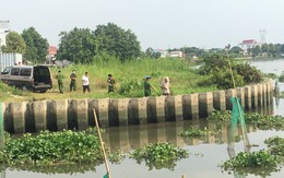 Thi thể người đàn ông nằm lẫn trong đám lục bình trôi trên sông Sài Gòn