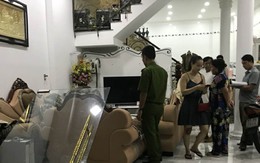 Truy tìm 4 thanh niên dùng búa đập phá tài sản nhà dân trong đêm