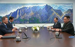 Phát biểu khai mạc thượng đỉnh, ông Moon Jae-in gọi ông Kim Jong-un là "đồng chí Kim"