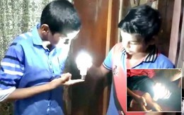 ‘Cậu bé điện quang’: Có thể làm sáng bóng đèn mỗi khi chạm vào cơ thể