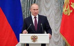 Tổng thống Nga Putin bất ngờ “trảm” 11 tướng