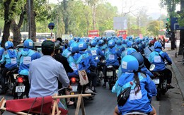 Nuối tiếc, hàng trăm tài xế xuống đường diễu hành trong ngày cuối cùng Uber ở Việt Nam