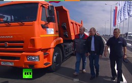 Video: Tổng thống Putin lái xe khánh thành cầu nối liền Nga và bán đảo Crimea