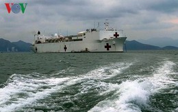 Tàu Bệnh viện Hải quân Hoa Kỳ USNS Mercy đến Nha Trang