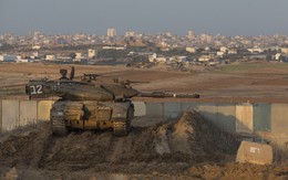 Xe tăng, máy bay chiến đấu Israel dồn dập tấn công mục tiêu trong đêm ở dải Gaza