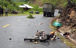 Xe máy va chạm ô tô, đôi vợ chồng tử vong thương tâm