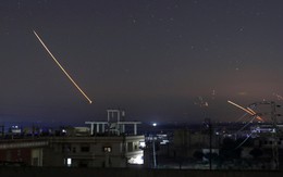 Israel tấn công căn cứ không quân Syria, tên lửa S-200 khai hỏa đáp trả