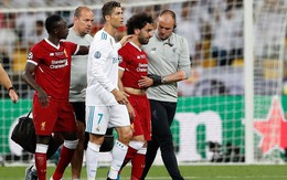 Sergio Ramos gửi lời chúc sức khỏe tới Salah