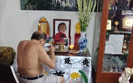 Có một tình yêu đậm sâu đằng sau cụ ông 86 tuổi ngày nào cũng ngồi ăn cơm bên di ảnh người vợ đã khuất