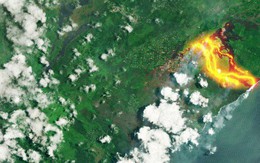 Núi lửa phun trào cực mạnh ở Hawaii, dung nham có thể được nhìn thấy từ ngoài vũ trụ