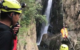 Đoàn cứu hộ kể lại hành trình khốc liệt suốt 3 ngày tìm cách đưa thi thể nam phượt thủ ra khỏi thác Lao Phào để về với gia đình