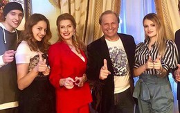 Đại gia nước Nga kết hôn lần 6 với nữ sinh viên kém 25 tuổi được tuyển chọn từ 2000 mỹ nữ