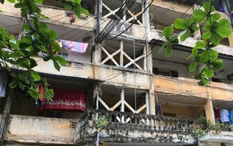 Hà Nội: Hãi hùng nhà chung cư nứt toác, dân “sống liều” mặc nguy hiểm